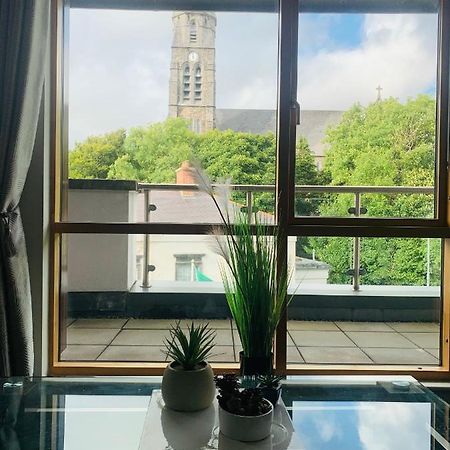 Courthouse View Penthouse 2 Apartment คลิฟเดน ภายนอก รูปภาพ