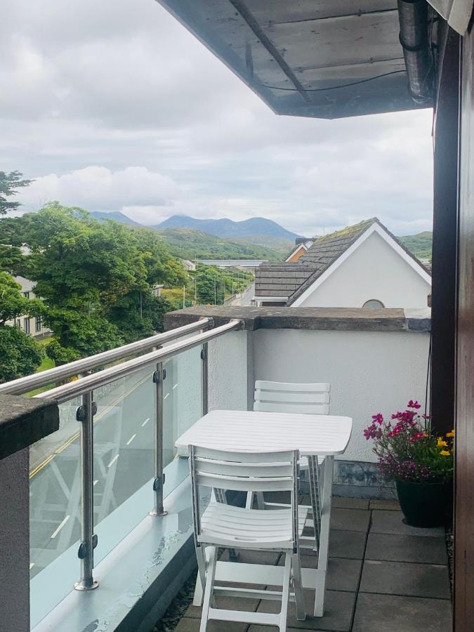 Courthouse View Penthouse 2 Apartment คลิฟเดน ภายนอก รูปภาพ